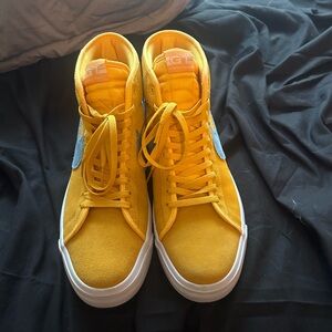 Nike SB Grant Taylor yellow/denim blue mid blazer skate shoes